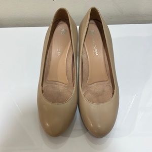 Naturalizer tan heels